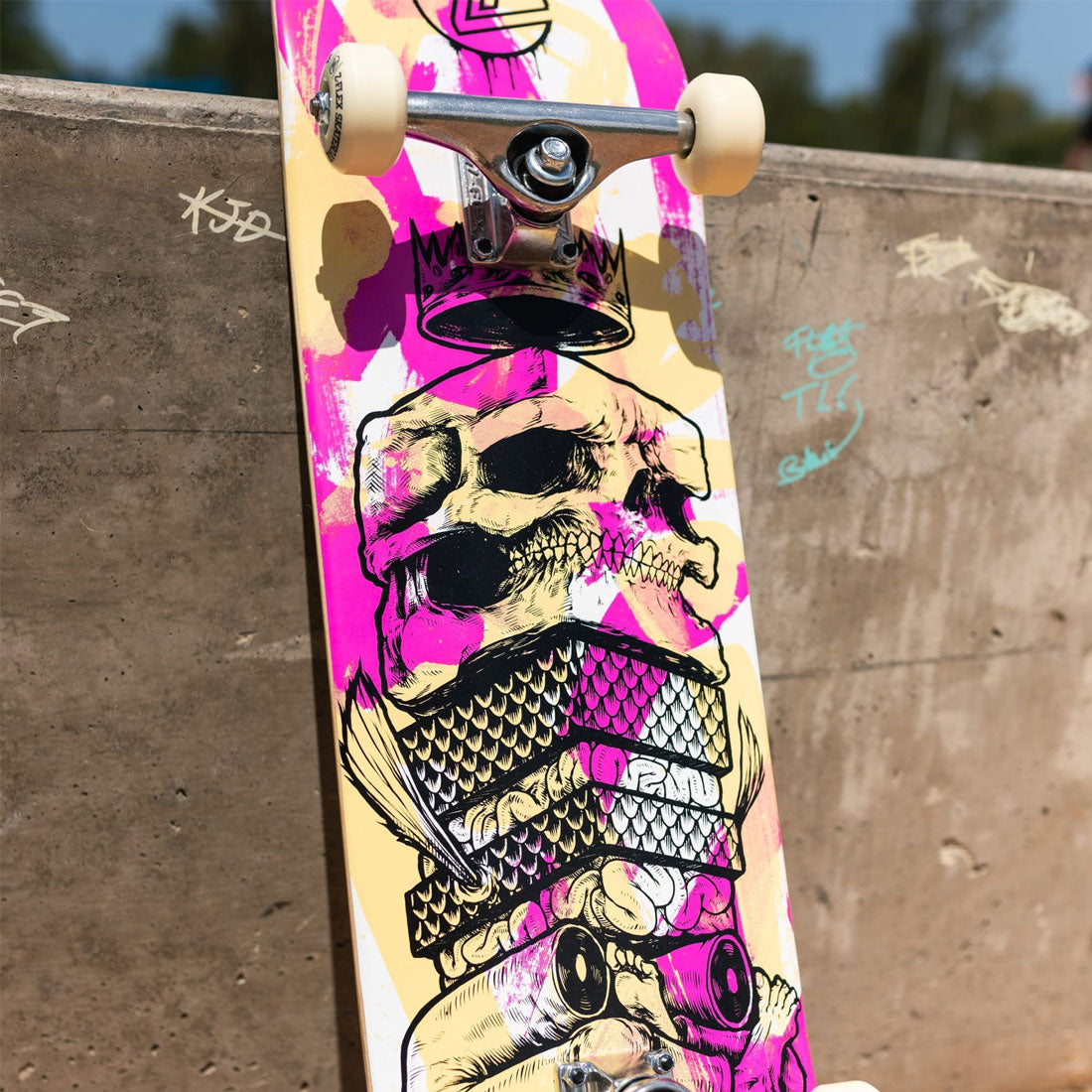 Z-Flex Totem 8.25 Complete Skateboard Completes Modern Street