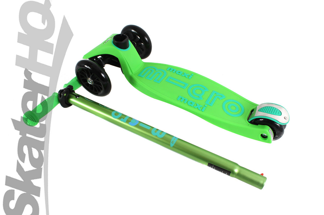 Micro Maxi Deluxe Scooter - Green Scooter Completes Rec