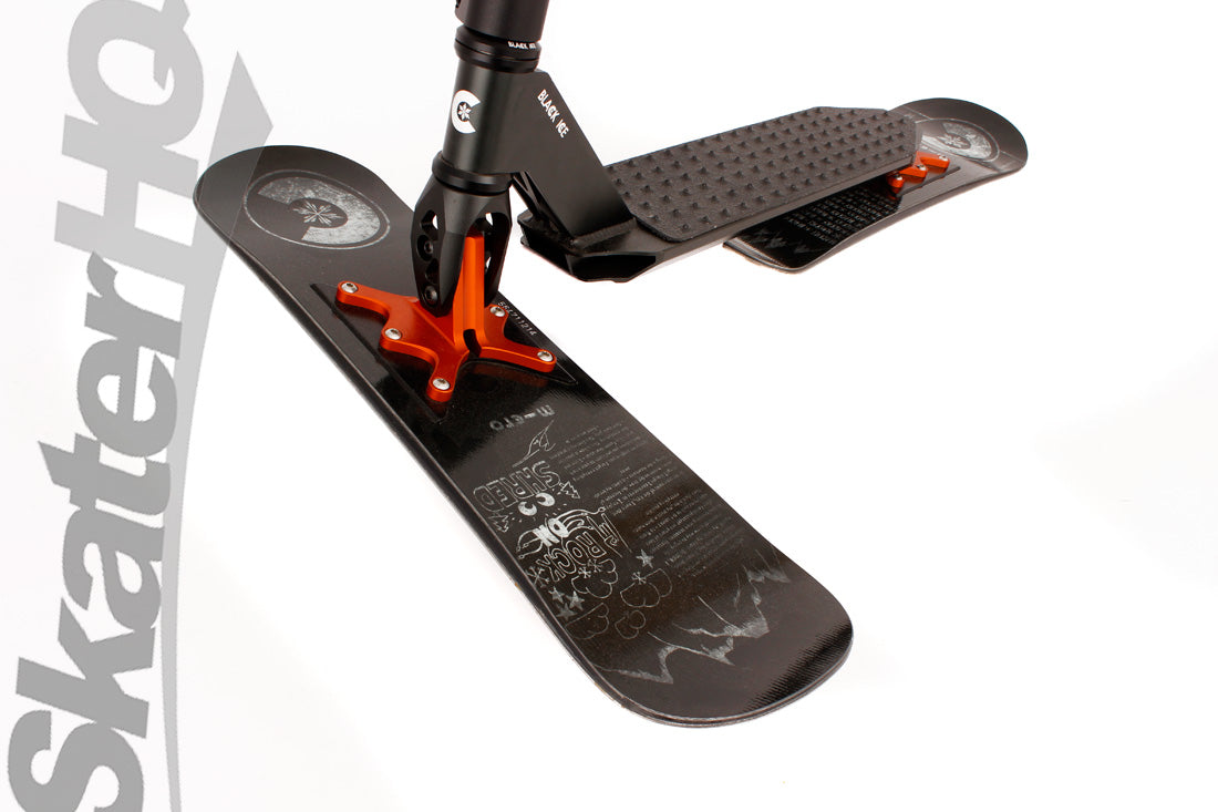 Micro Black Ice Snowpark Scooter Scooter Completes Dirt and Snow